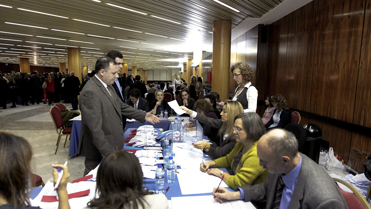 Recuento de papeletas en el Palacio de Congresos de las elecciones del Colegio de Abogados de Madrid. Recuento de papeletas en el Palacio de Congresos de las elecciones del Colegio de Abogados de Madrid.