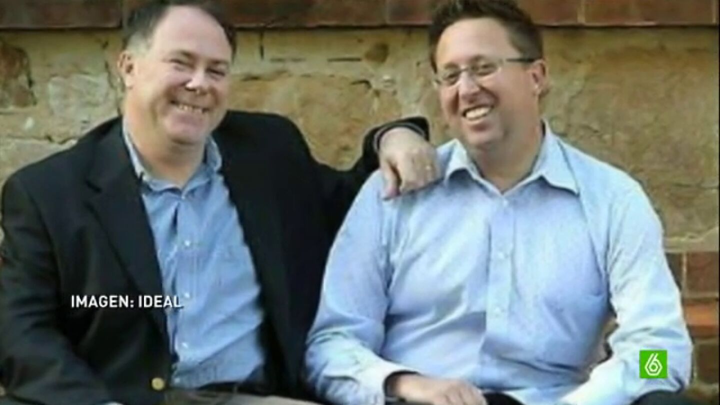 Ian Hunter, ministro en Australia, y su pareja, Leith Semmens