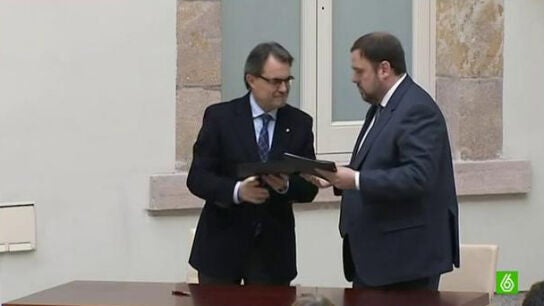 Mas y Junqueras hacen oficial el acuerdo de gobernabilidad.