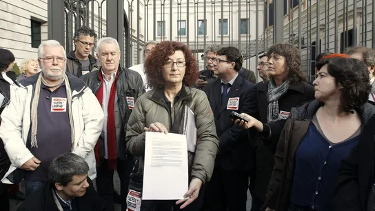Madre de Alfonso Fernández con varios diputados Madre de Alfonso Fernández con varios diputados