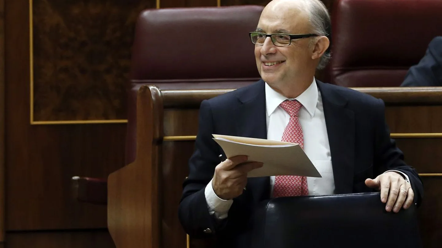 Cristóbal Montoro, sonriente en el Congreso Cristóbal Montoro, sonriente en el Congreso
