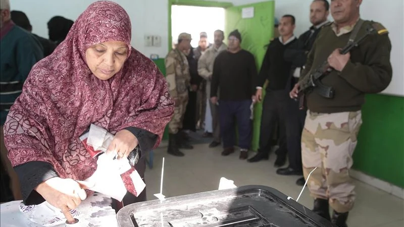 Una mujer egipcia en la segunda ronda del referéndum. Una mujer egipcia en la segunda ronda del referéndum.