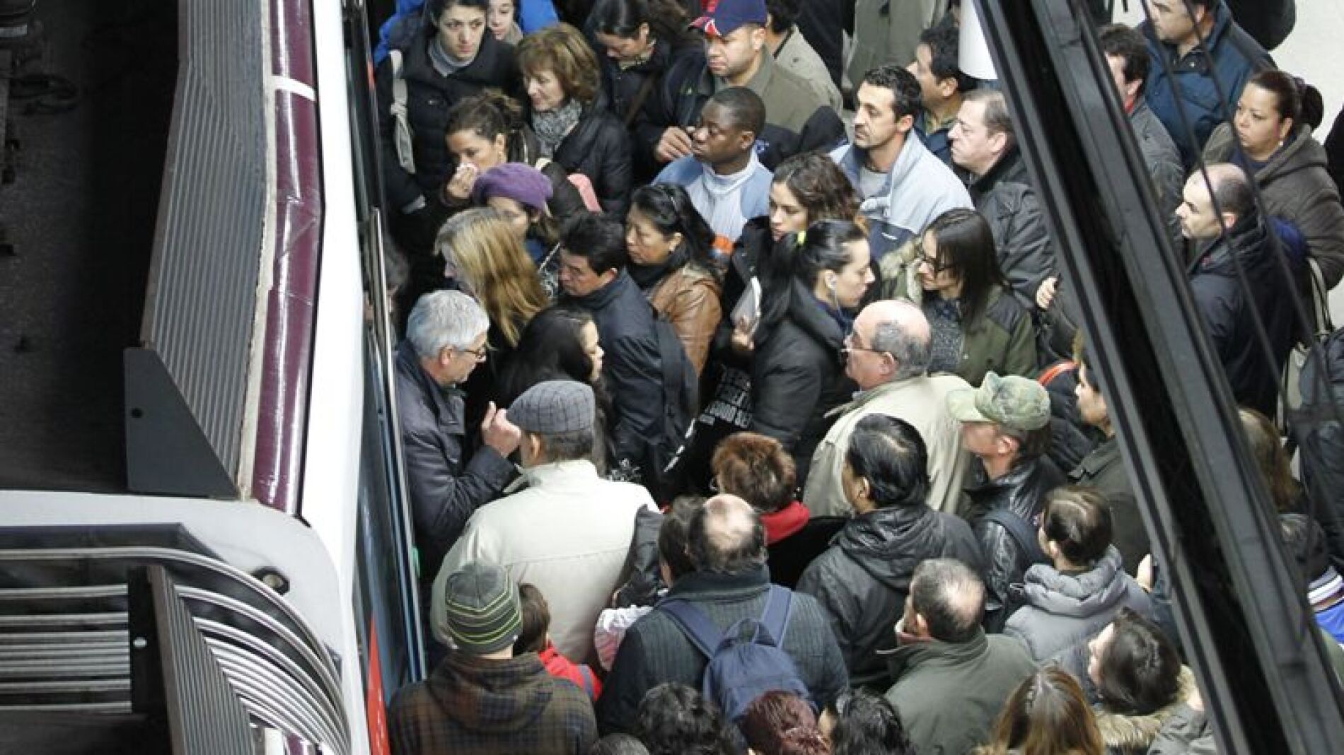 Aglomeración en el Metro de Madrid