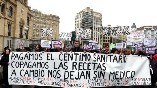 Manifestaci&oacute;n en Valladolid contra el cierre de Urgencias