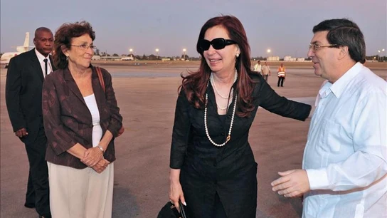 La presidenta de Argentina, Cristina Fernández, junto al canciller de Cuba, Bruno Rodríguez. La presidenta de Argentina, Cristina Fernández, junto al canciller de Cuba, Bruno Rodríguez.