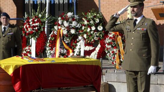El Pr&iacute;ncipe, en el funeral del sargento Ure&ntilde;a