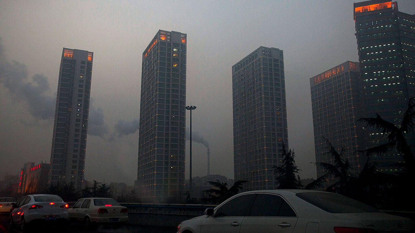China tomar&aacute; m&aacute;s medidas contra la poluci&oacute;n en Pek&iacute;n ante la oleada de cr&iacute;ticas
