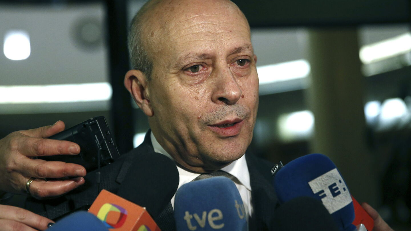  Nuevo mazazo a la educaci&oacute;n: adi&oacute;s a las becas S&eacute;neca. 