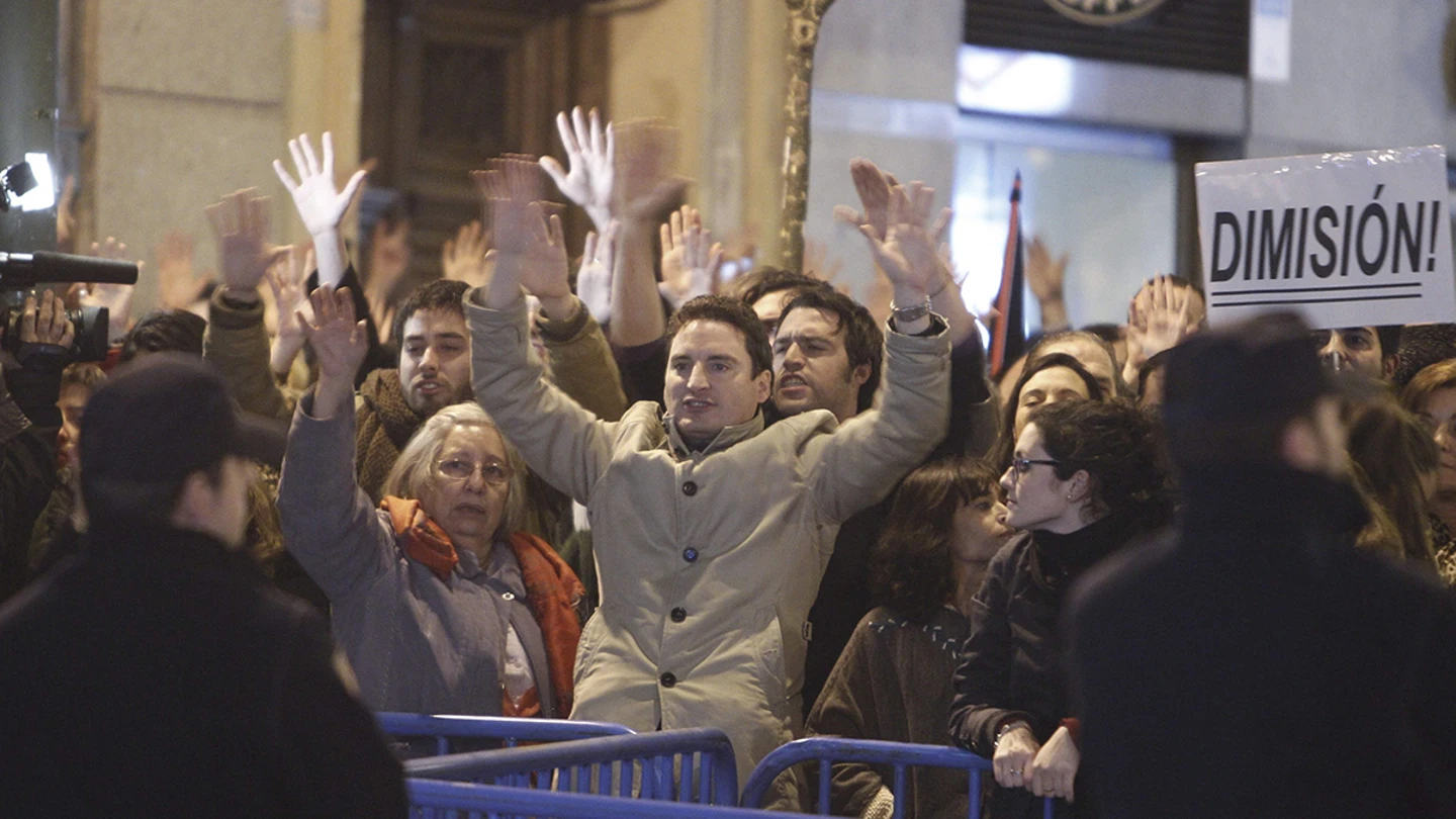 Cientos de manifestantes protestan contra la corrupción en Génova Cientos de manifestantes protestan contra la corrupción en Génova