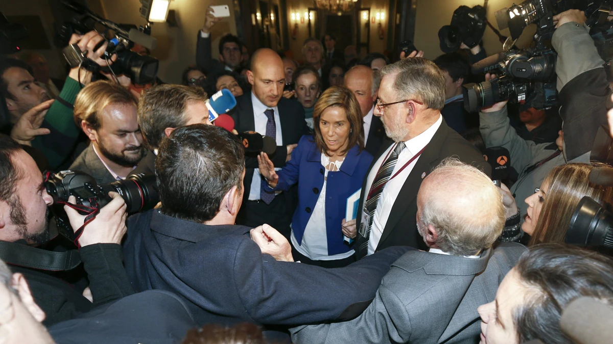 Ana Mato a la salida del Senado en la presentación del libro de Jesús Aguirre