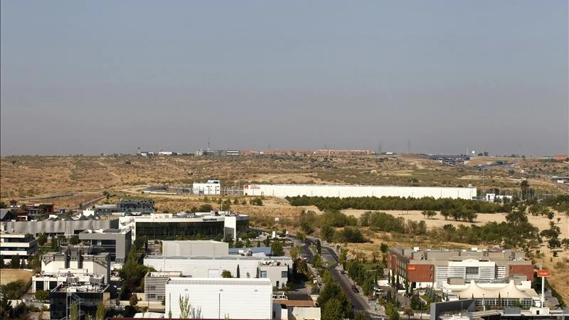 Terrenos ubicados en la localidad madrileña de Alcorcón, uno de los posibles emplazamientos para la construcción del complejo de ocio. EFE/Archivo