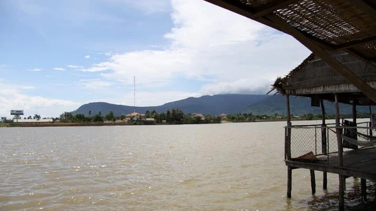 Río de Kampot, Camboya, donde encontraron a la turista francesa. Río de Kampot, Camboya, donde encontraron a la turista francesa.