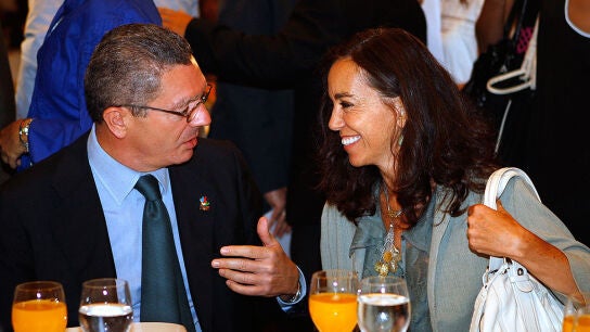 El exalcalde de Madrid con Mercedes Coghen