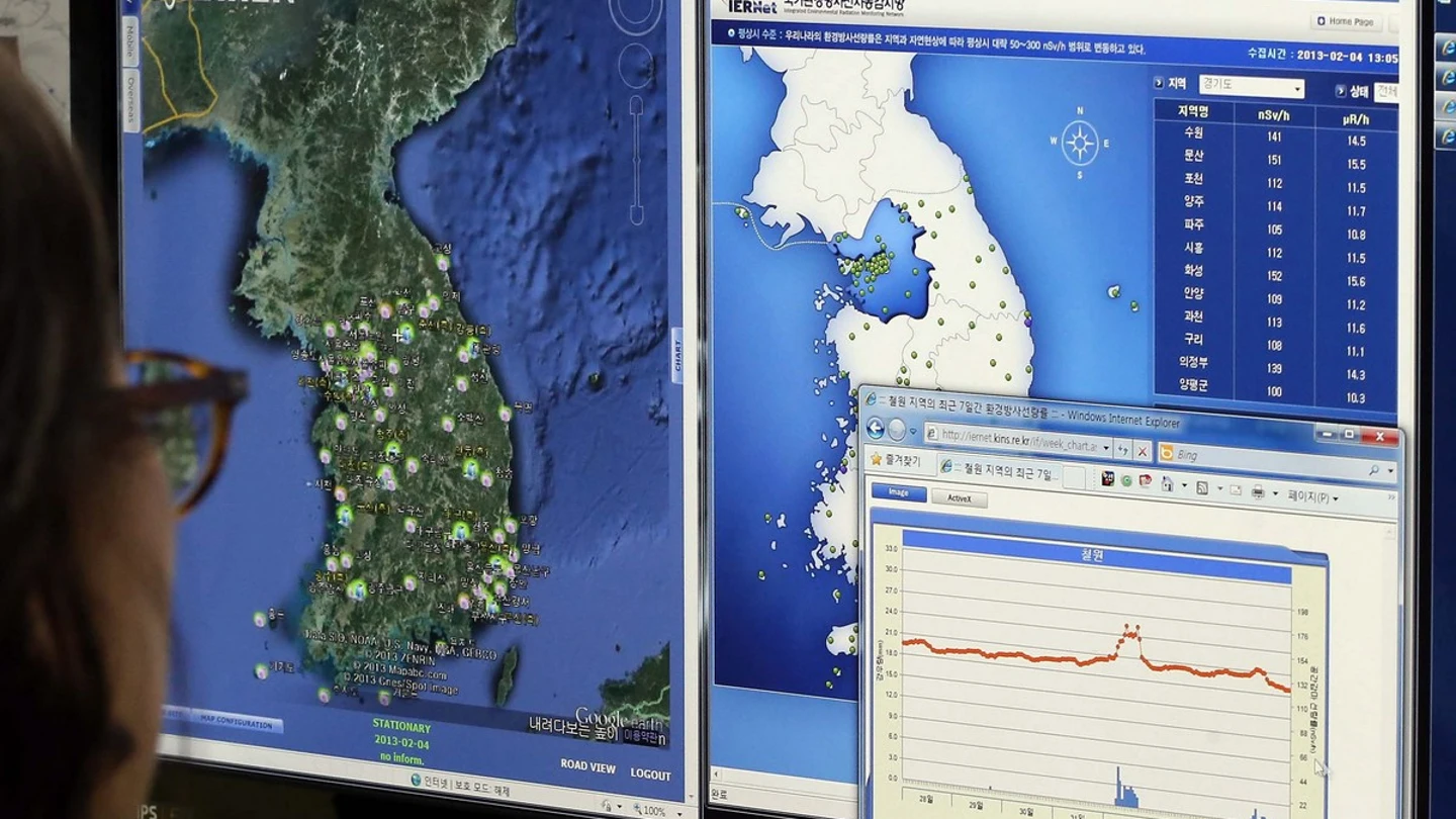 Un investigador del Instituto Corea de Seguridad Nuclear en Daejeon observa un monitor Un investigador del Instituto Corea de Seguridad Nuclear en Daejeon observa un monitor