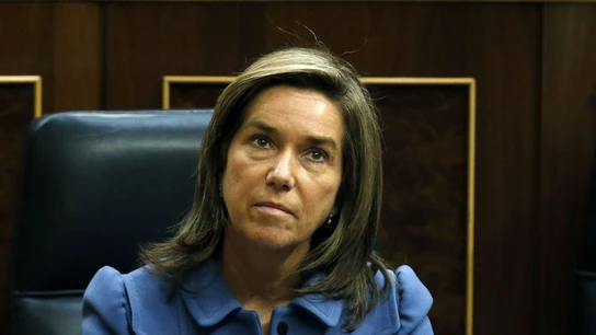 Ana Mato durante la sesión de control Ana Mato durante la sesión de control