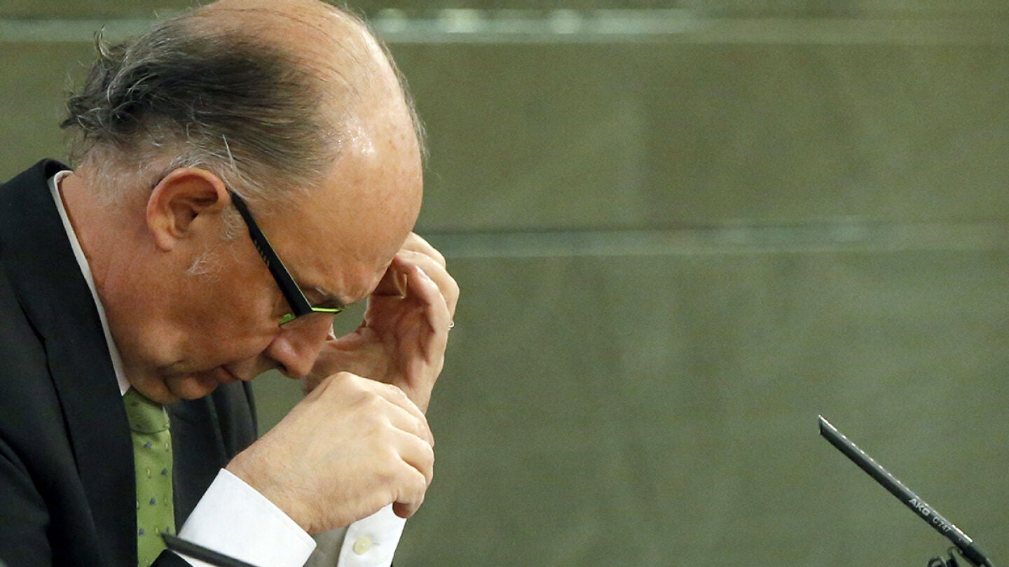 El ministro de Hacienda, Crist&oacute;bal Montoro, tras el Consejo de Ministros.