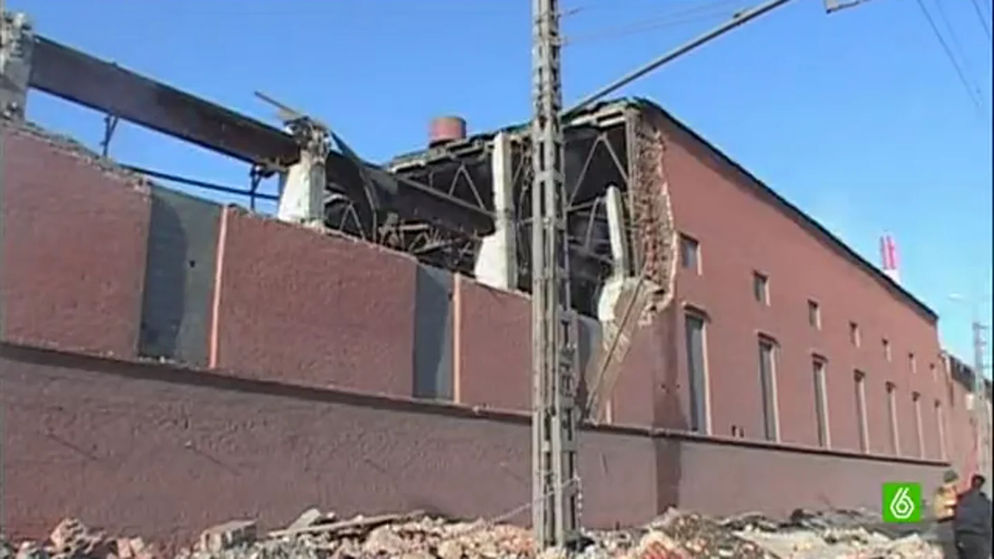 El meteorito de Cheliábinsk deja 25 millones de euros en perdidas El meteorito de Cheliábinsk deja 25 millones de euros en perdidas