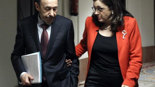El l&iacute;der del PSOE, Alfredo P&eacute;rez Rubalcaba, y la portavoz parlamentaria del partido, Soraya Rodr&iacute;guez