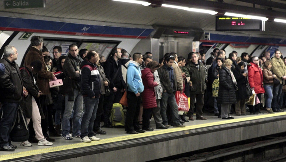Estación de Sol durante la última jornada de huelga convocada por los trabajadores de Metro de Madrid.