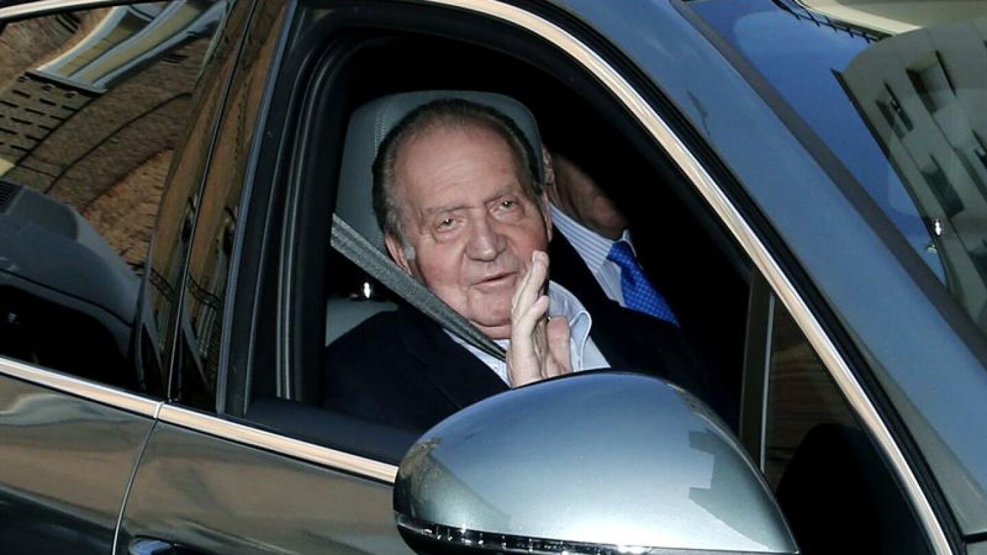 El Rey llega a la cl&iacute;nica 'La Milagrosa'