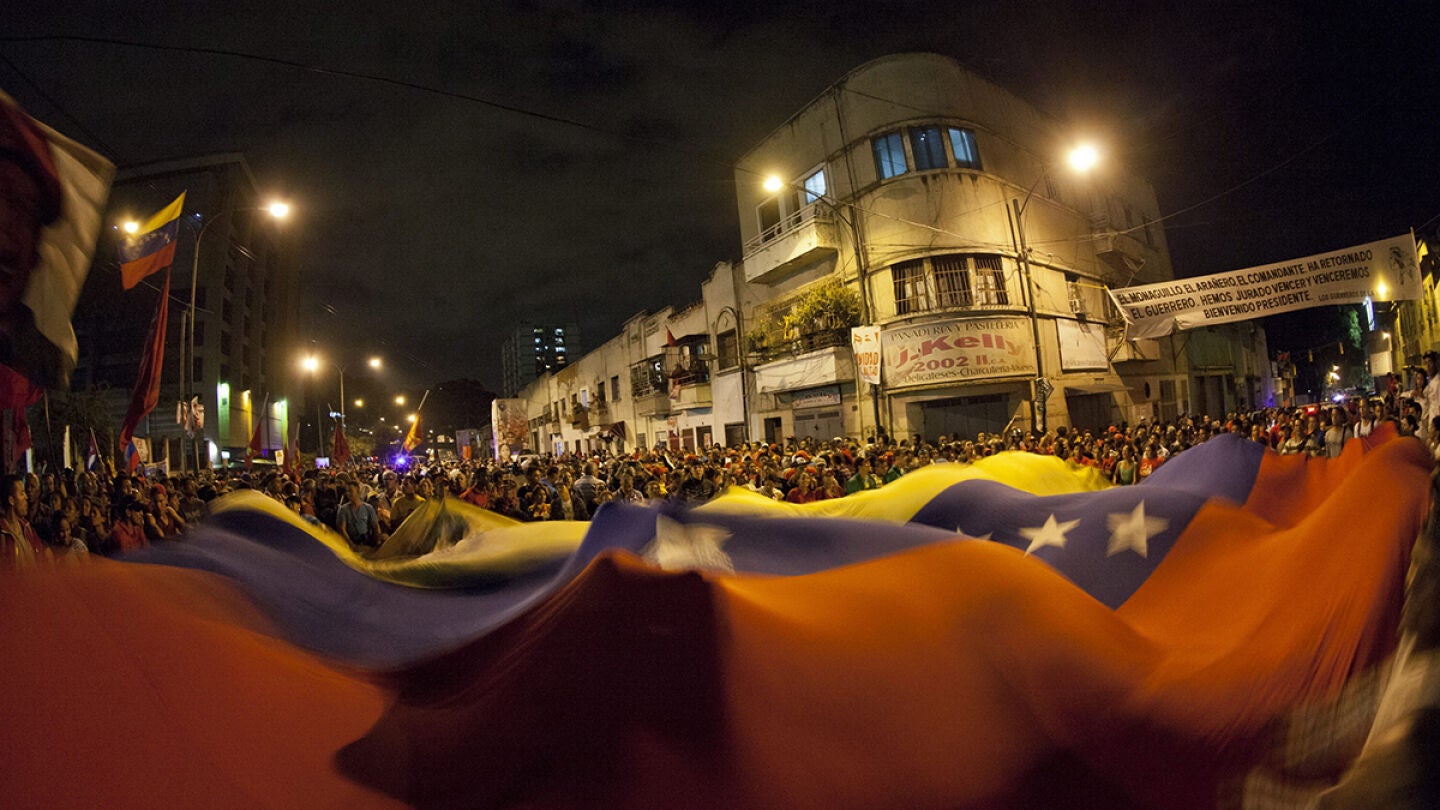 Seguidores del presidente de Venezuela salen a la calle.