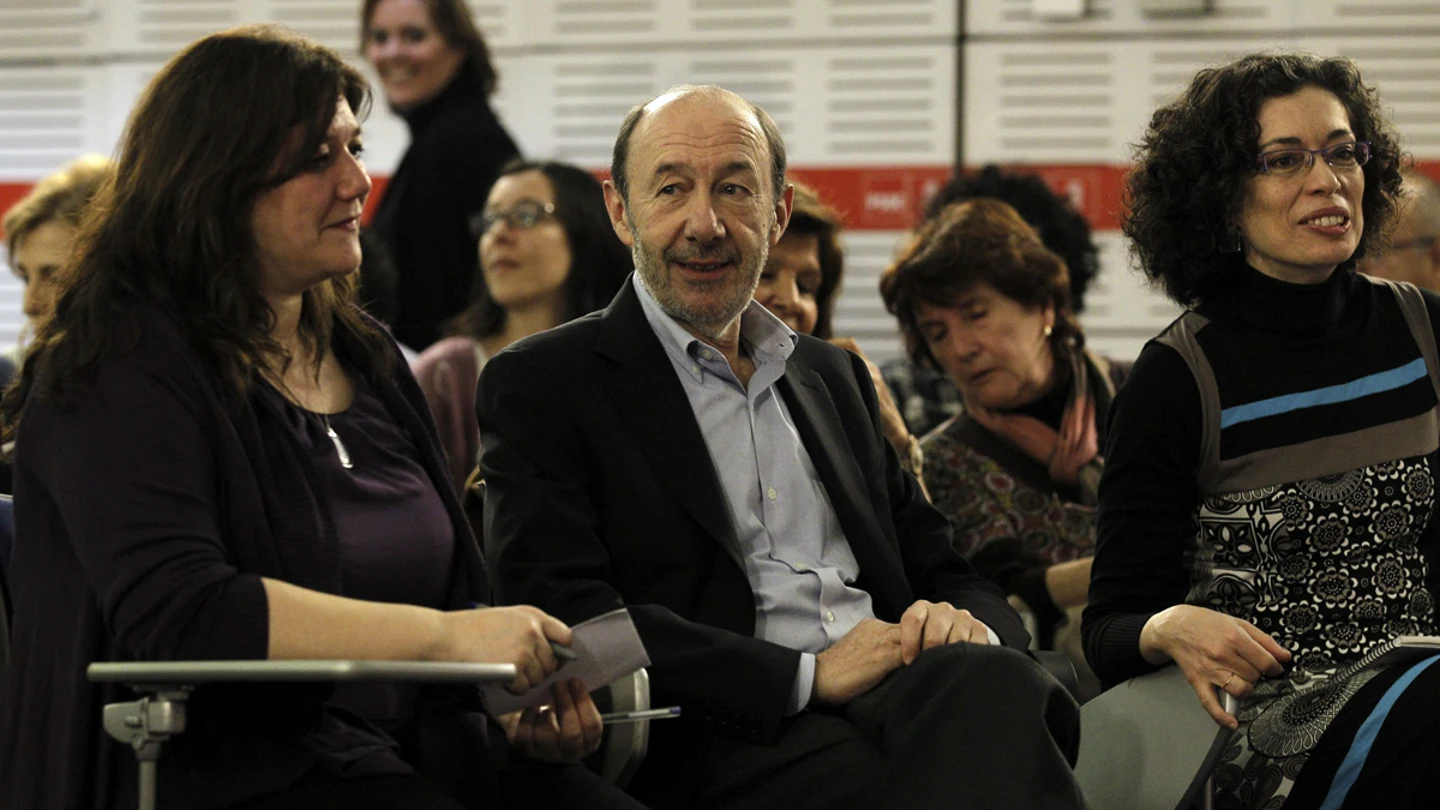 Rubalcaba en un debate del partido en Valencia Rubalcaba en un debate del partido en Valencia