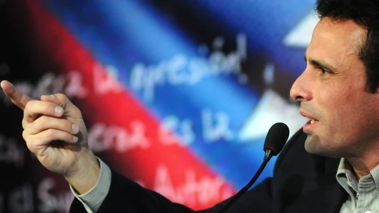Henrique Capriles anuncia su candidatura Henrique Capriles anuncia su candidatura