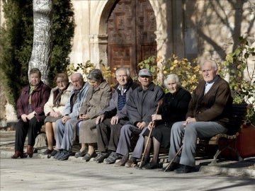 Un grupo de personas mayores
