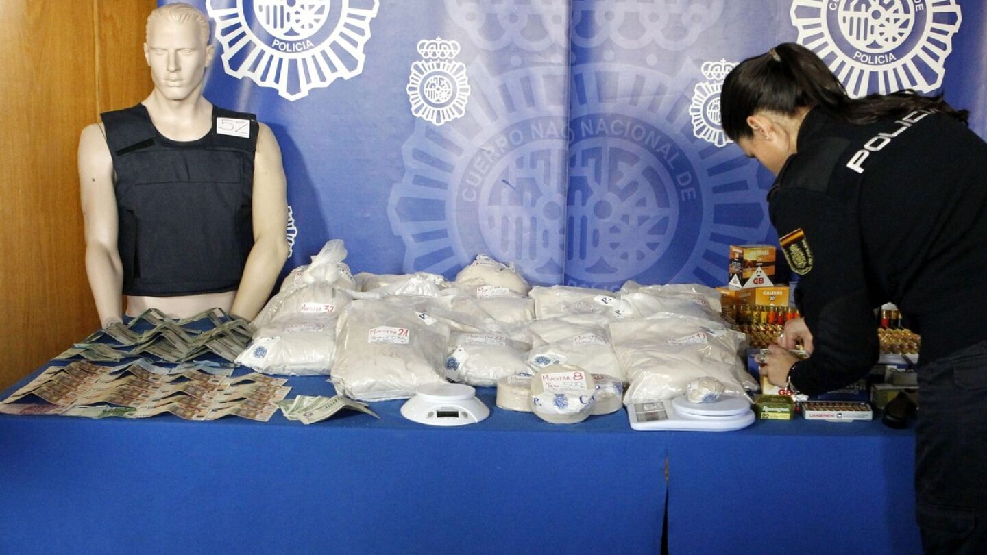 La droga y el material intervenido durante la operaci&oacute;n contra "el se&ntilde;or de la droga".