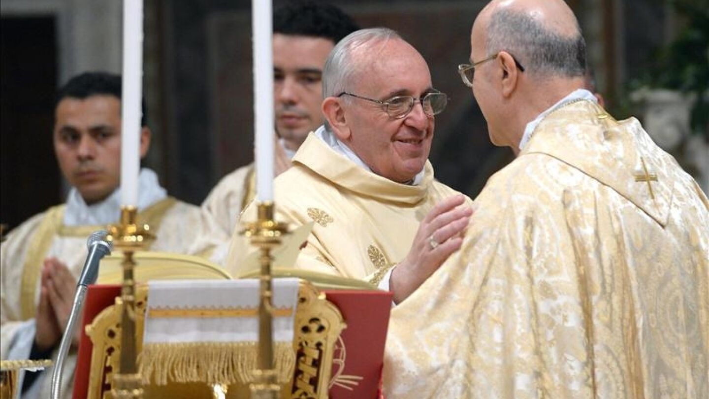 El papa Francisco durante su primera misa como sumo pont&iacute;fice en la Capilla Sixtina