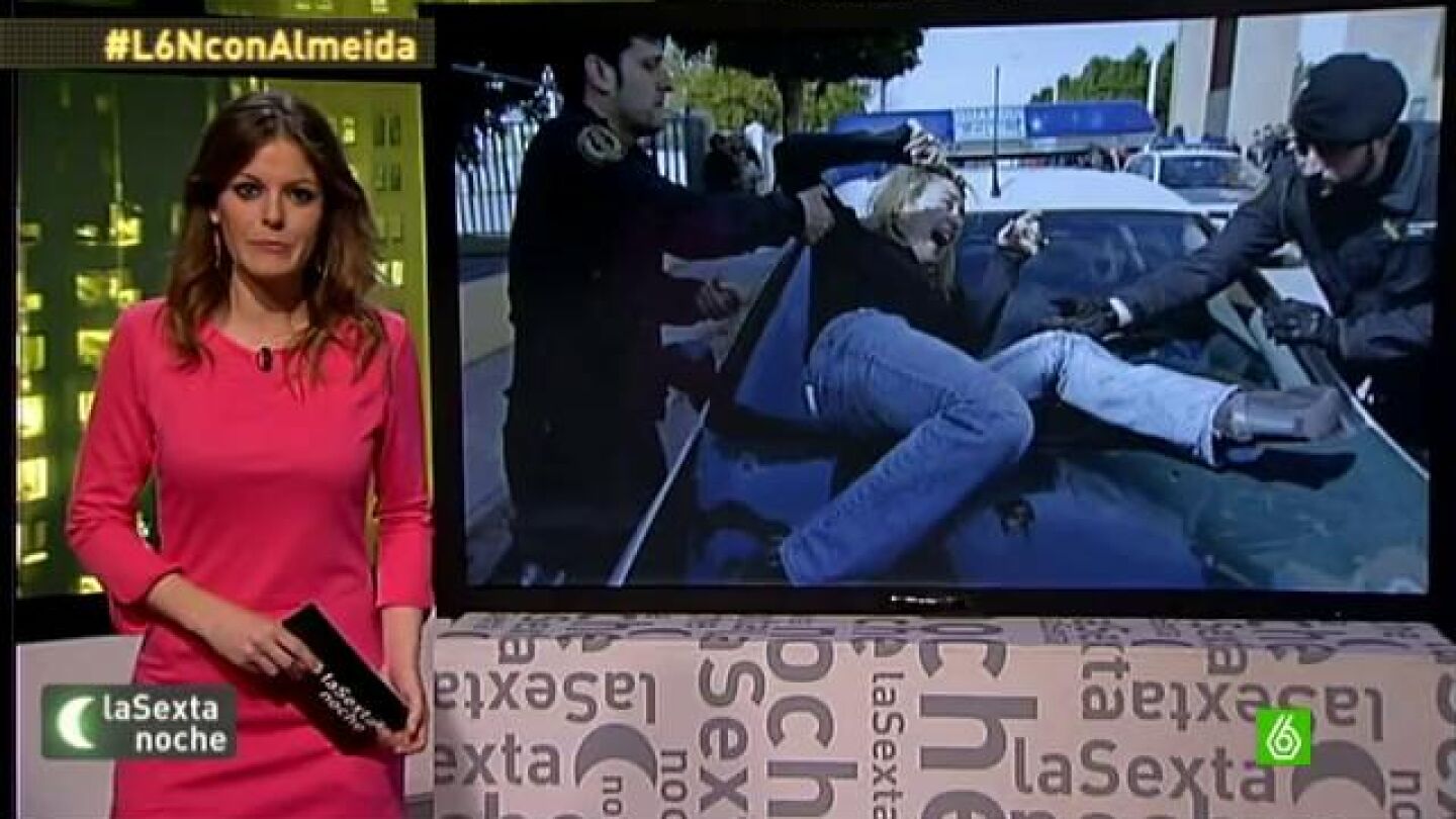 Isabel Monr&oacute;s protesta ante la vigilancia de Guardia Civil