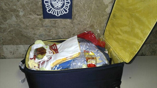 Una maleta con coca&iacute;na incautada en Barajas. 