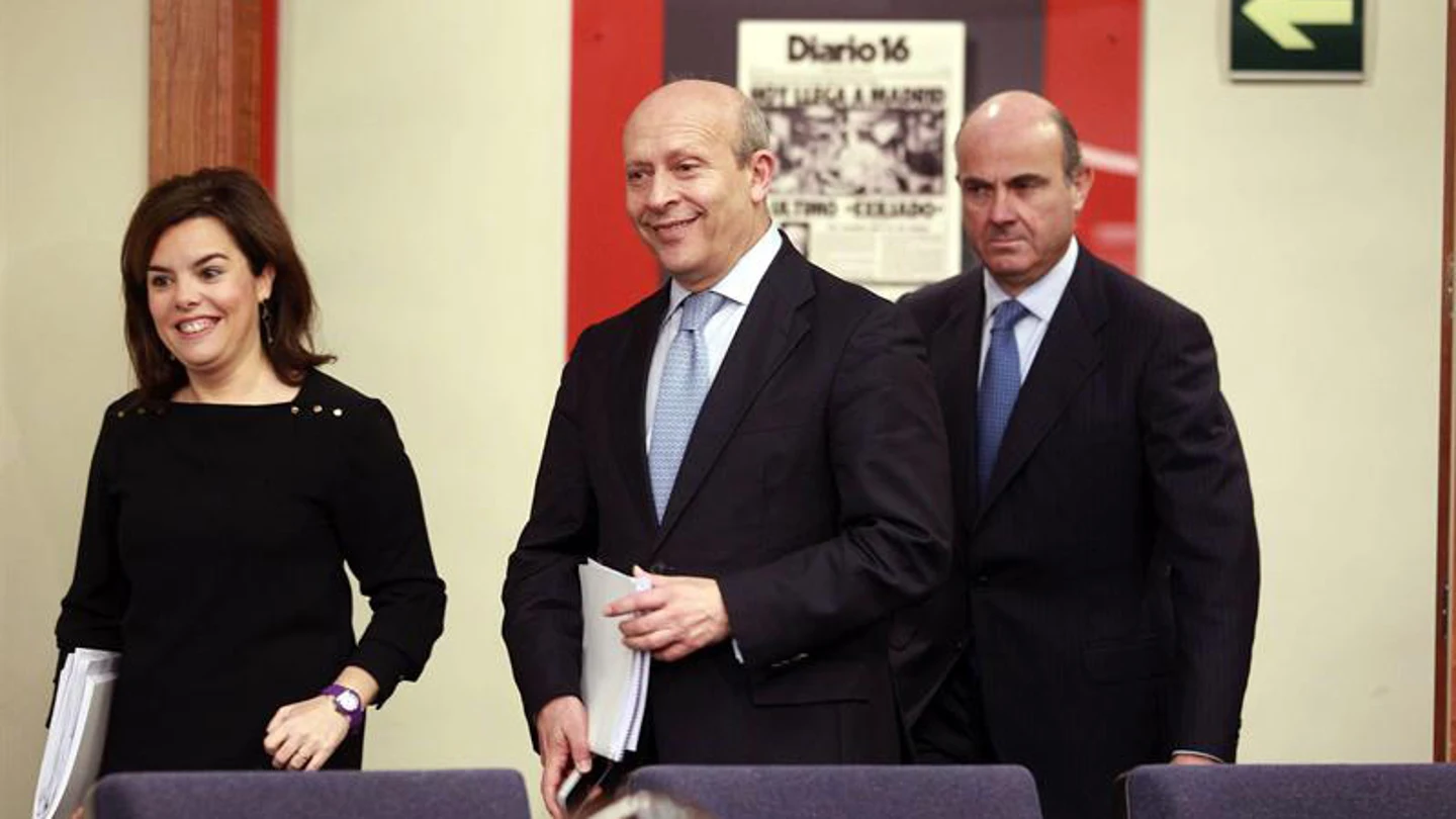Sáenz de Santamaría, Wert y De Guindos, tras el consejo de ministros Sáenz de Santamaría, Wert y De Guindos, tras el consejo de ministros
