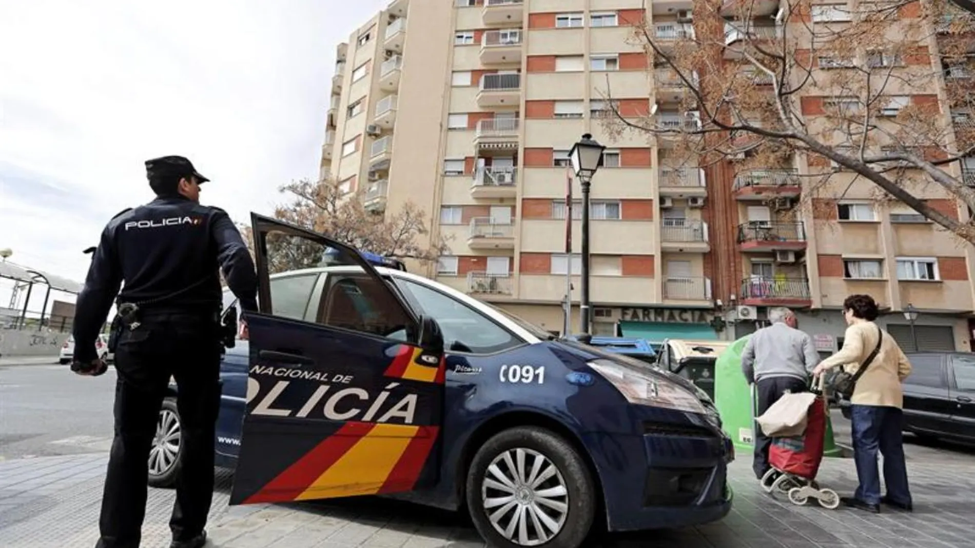Detenido un hombre en Valencia por intentar quemar a su mujer en una vivienda