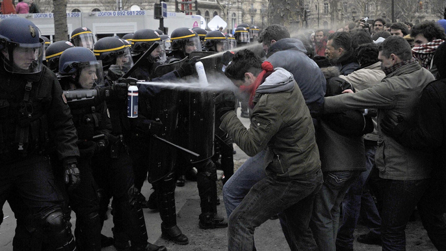 La manifestaci&oacute;n en Francia contra los matrimonios homosexuales, acaba con disturbios