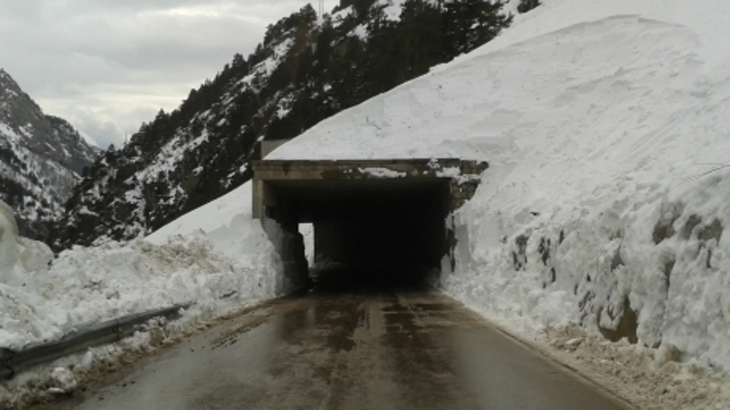 Carretera A-2606, de acceso al Balneario de Panticosa (Huesca) Carretera A-2606, de acceso al Balneario de Panticosa (Huesca)