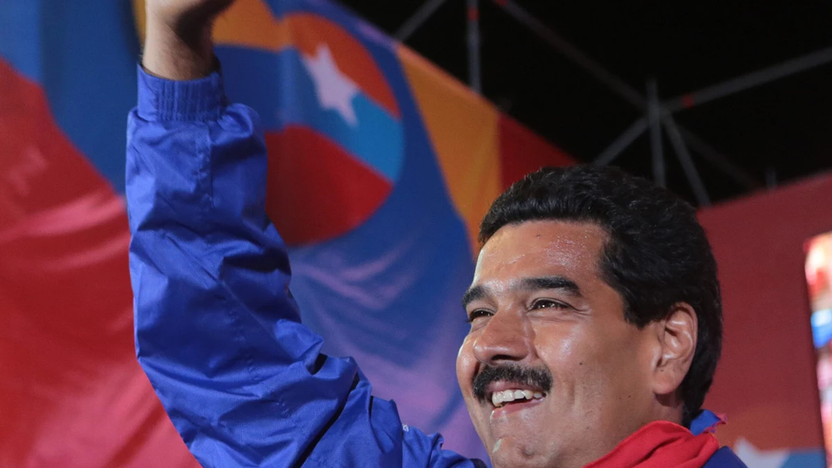 Nicolás Maduro en un mitín de la campaña electoral Nicolás Maduro en un mitín de la campaña electoral