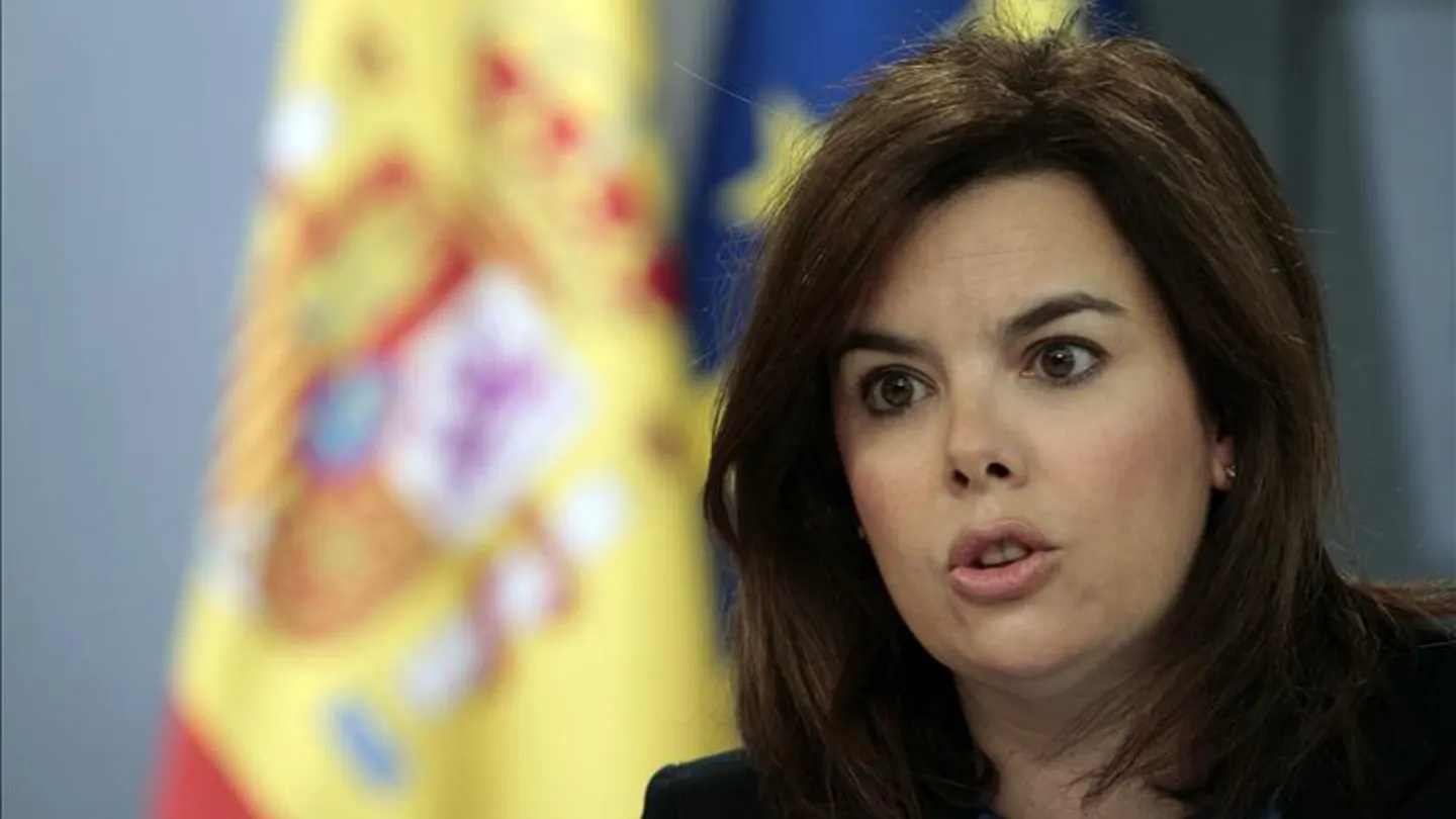 Sáenz de Santamaría: “El Estado no va a pagar la defensa de la infanta" Sáenz de Santamaría: “El Estado no va a pagar la defensa de la infanta"