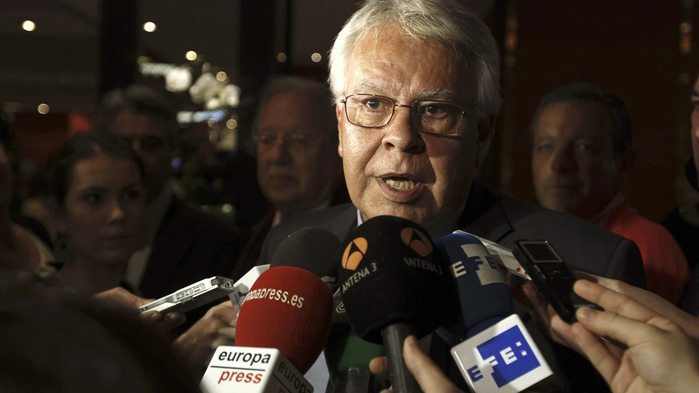 Felipe González critica los escraches Felipe González critica los escraches