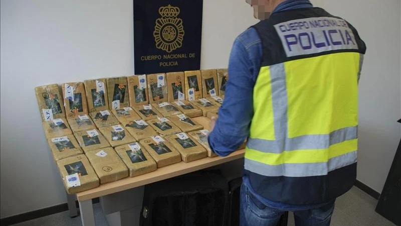 La Policía intercepta un tráiler con 50 kilos de cocaína en La Jonquera La Policía intercepta un tráiler con 50 kilos de cocaína en La Jonquera