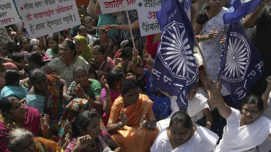 Activistas del Partido Republicano de la India (RPI) en contra de las violaciones Activistas del Partido Republicano de la India (RPI) en contra de las violaciones