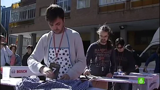 Varios hombres demuestran ser unos héroes de la plancha en Madrid Varios hombres demuestran ser unos héroes de la plancha en Madrid
