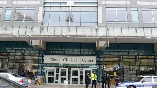 Un equipo de la CIA y el FBI interrogar&aacute;n al sospechoso en el hospital