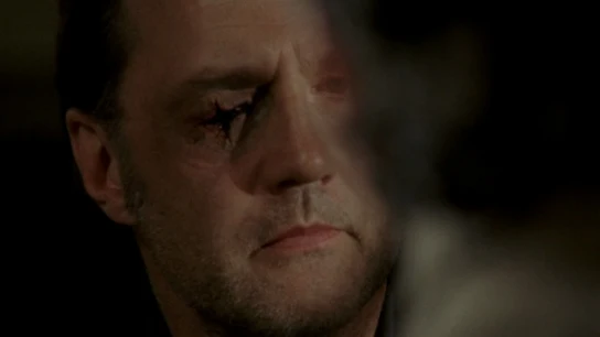 Una flecha en el marco de la puerta Una flecha en el marco de la puerta