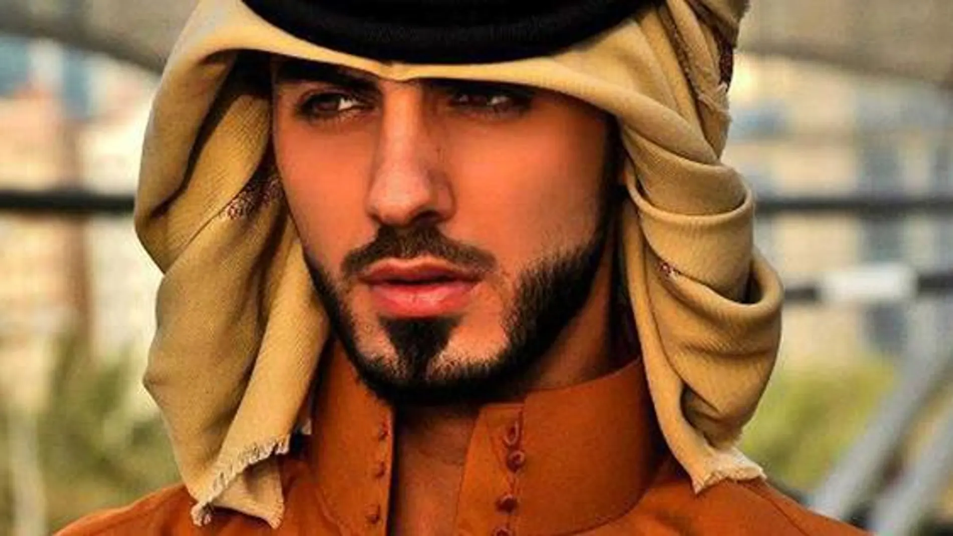 Expulsado de Arabia Saudí por ser "demasiado guapo"