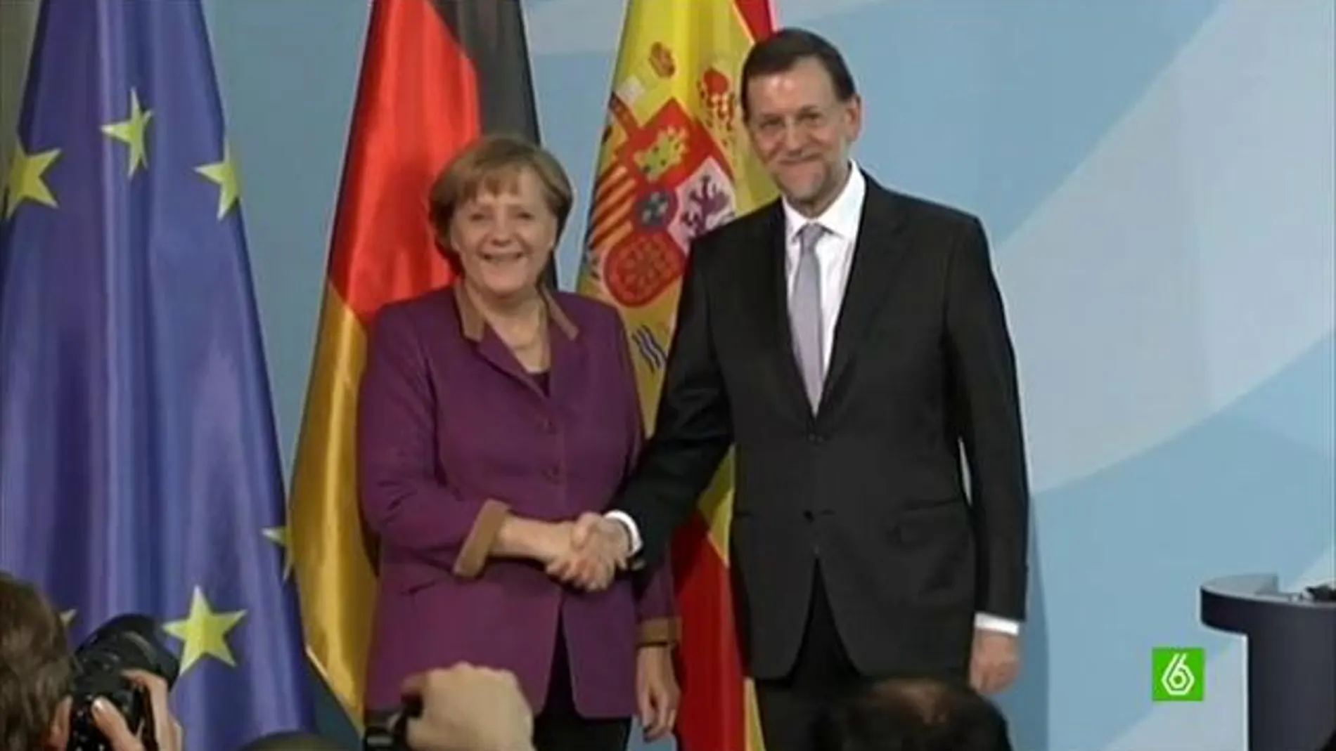 Zapatero y Rajoy, como dos marionetas al servicio de Angela Merkel