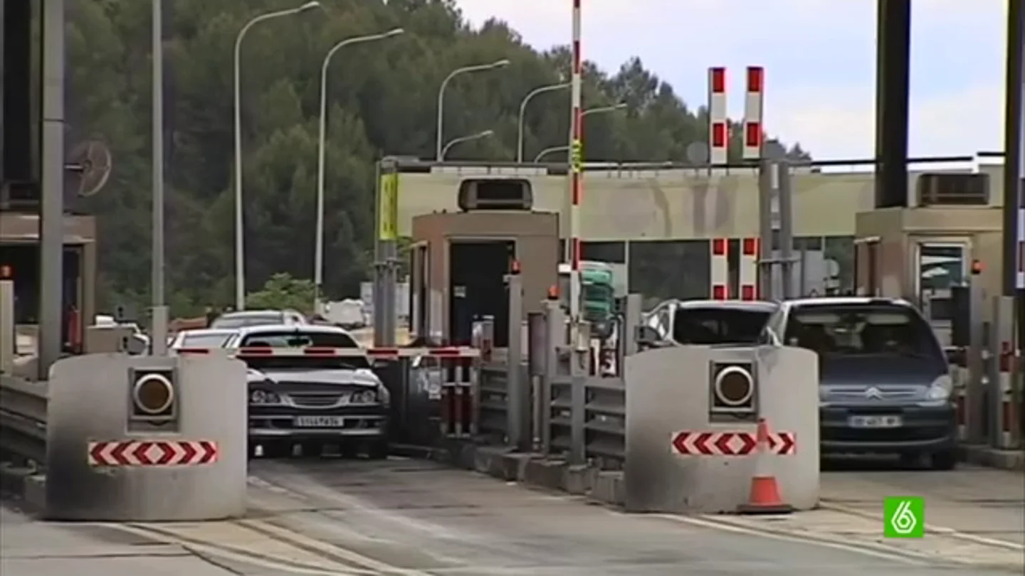 Los trasportistas reclaman peajes gratuitos tras ser obligados a circular por la autopista Los trasportistas reclaman peajes gratuitos tras ser obligados a circular por la autopista