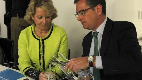 Esperanza Aguirre y Antonio Basagoiti al inicio de la reunión del Comité Ejecutivo Nacional del PP