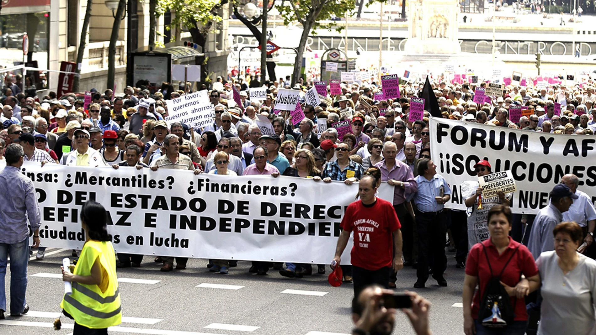 Las asociaciones de afectados de Fórum Filatélico y Afinsa se concentran en Madrid