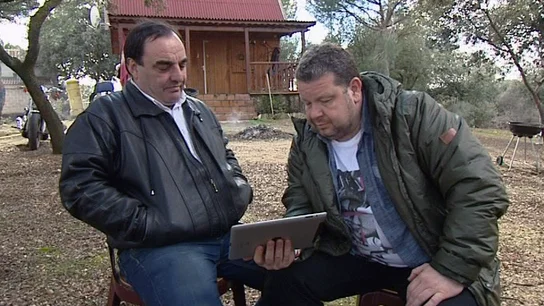 Chicote le enseña las opiniones a Cristóbal Chicote le enseña las opiniones a Cristóbal